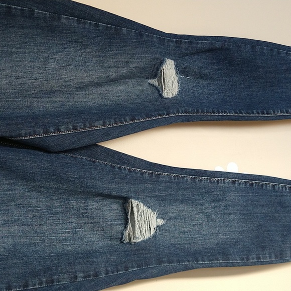 Levi's Signature Shaping High Rise Super Skinny Jeans Distressed Knees - Picture 8 of 12